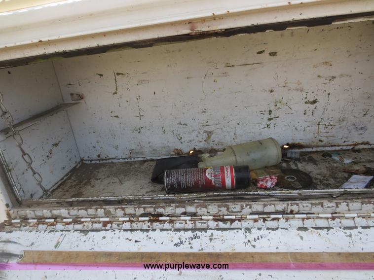 image for item F6859 1992 Ford F250 pickup truck