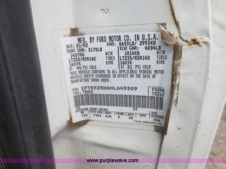 image for item F6859 1992 Ford F250 pickup truck