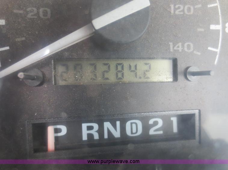 image for item F6859 1992 Ford F250 pickup truck