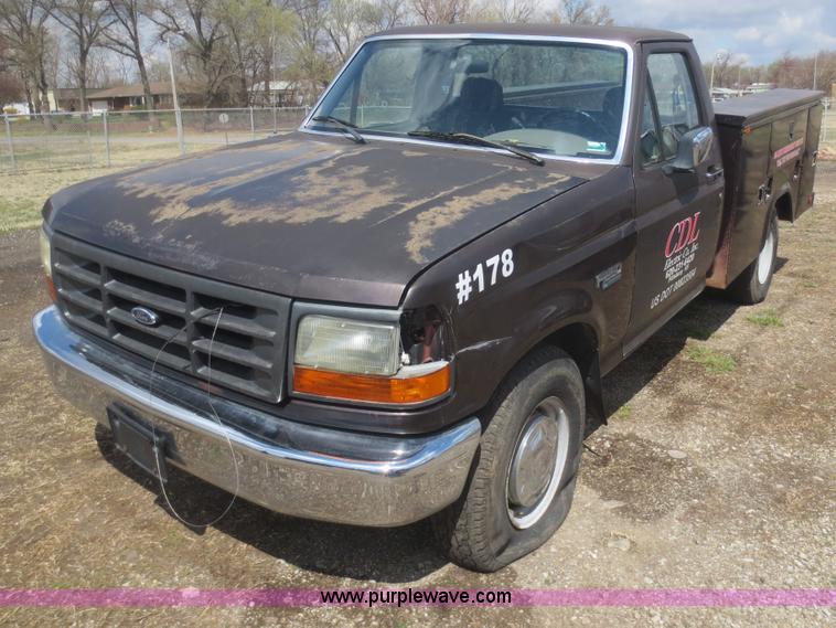 image for item F6860 1993 Ford F250 XL Utility bed truck