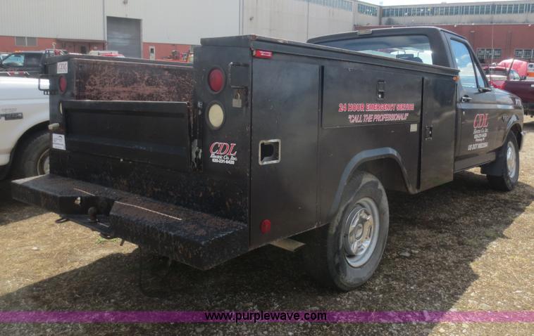 image for item F6860 1993 Ford F250 XL Utility bed truck