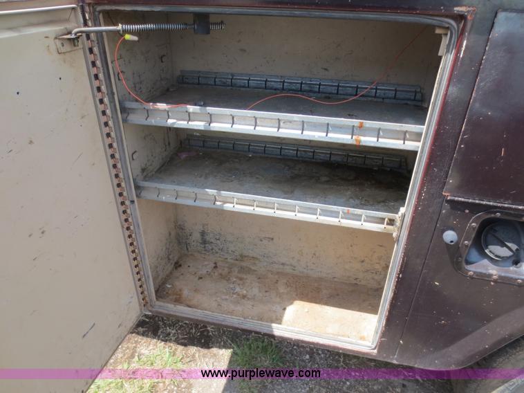 image for item F6860 1993 Ford F250 XL Utility bed truck