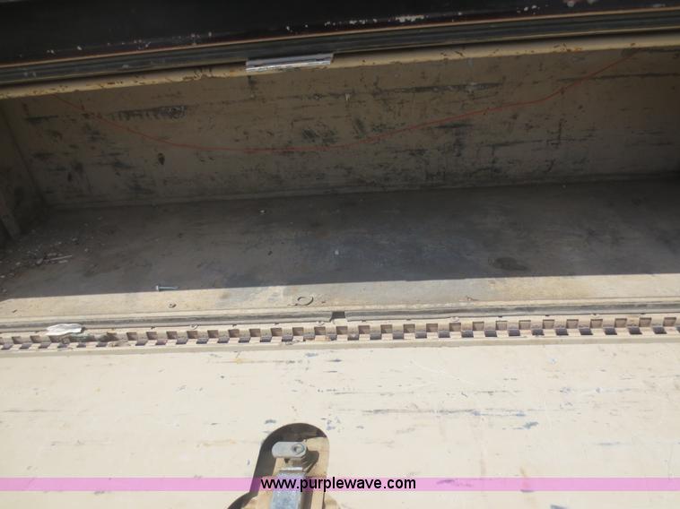 image for item F6860 1993 Ford F250 XL Utility bed truck