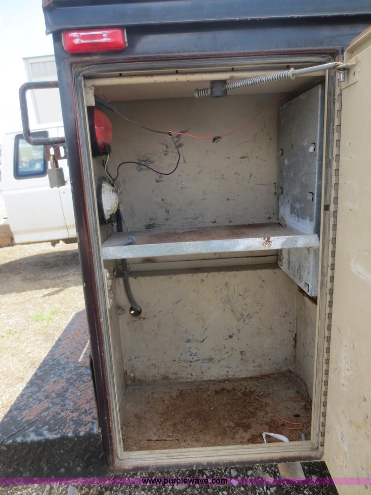 image for item F6860 1993 Ford F250 XL Utility bed truck