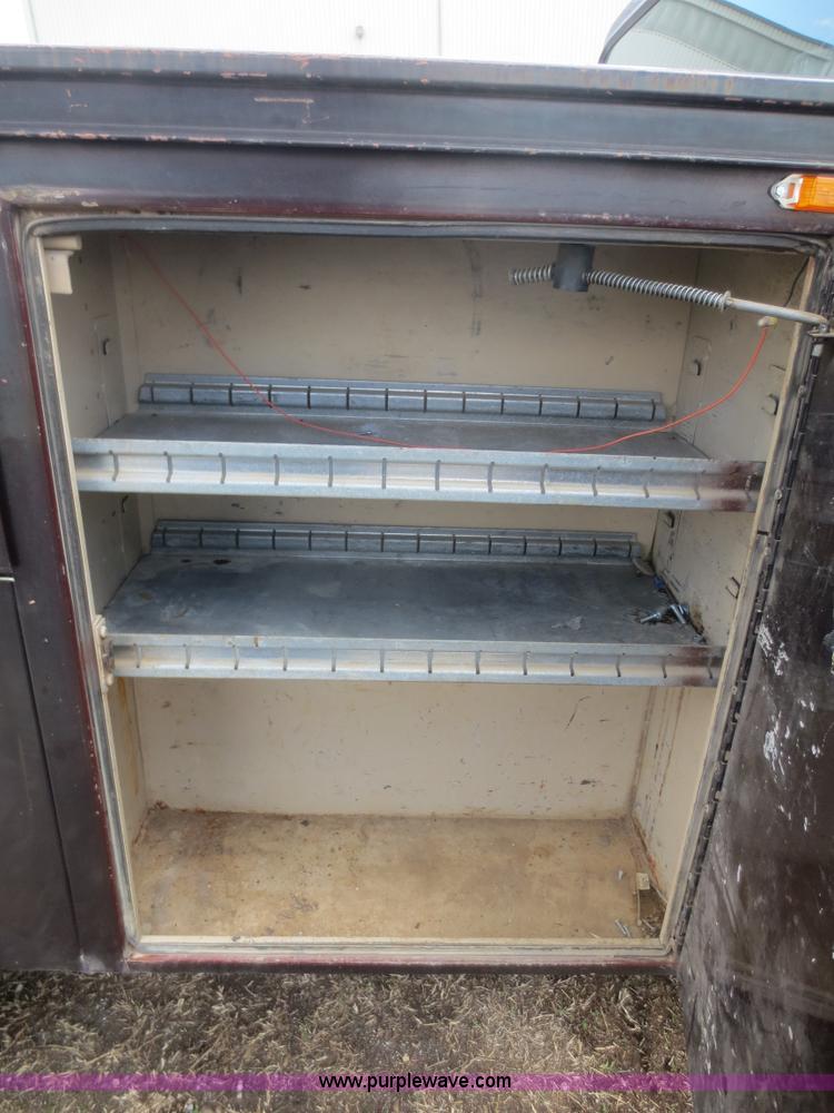 image for item F6860 1993 Ford F250 XL Utility bed truck