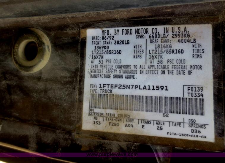 image for item F6860 1993 Ford F250 XL Utility bed truck