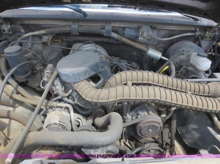 image for item F6860 1993 Ford F250 XL Utility bed truck