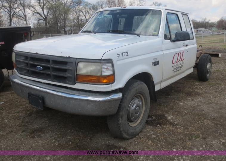 image for item F6861 1997 Ford F250 cab and chassis truck