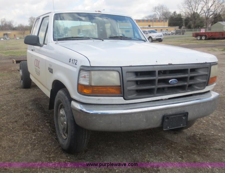 image for item F6861 1997 Ford F250 cab and chassis truck