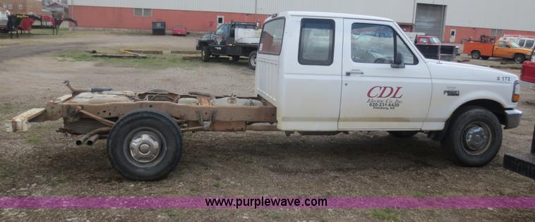 image for item F6861 1997 Ford F250 cab and chassis truck