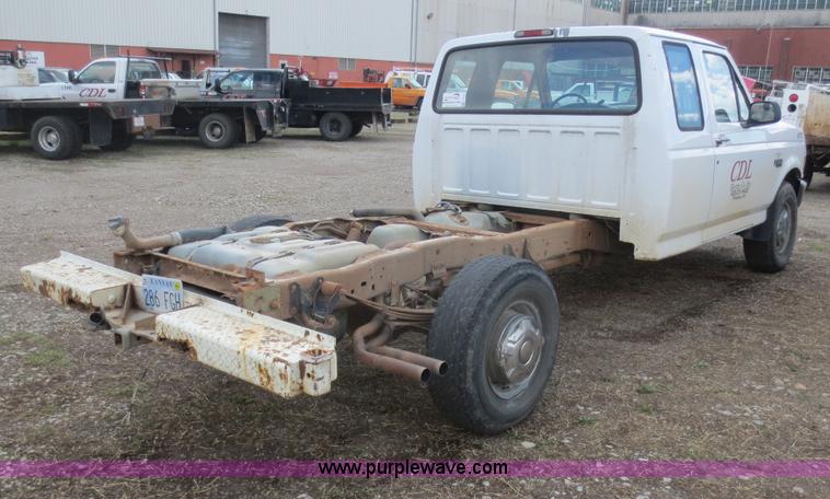 image for item F6861 1997 Ford F250 cab and chassis truck