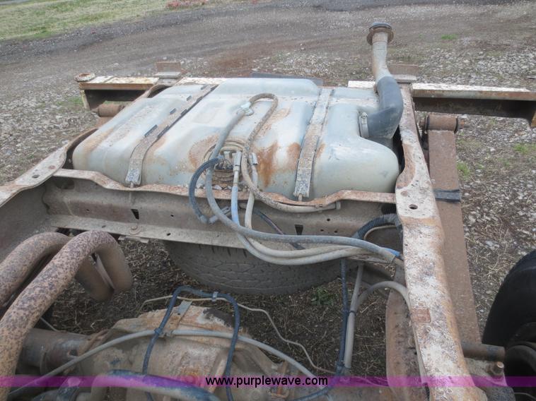 image for item F6861 1997 Ford F250 cab and chassis truck