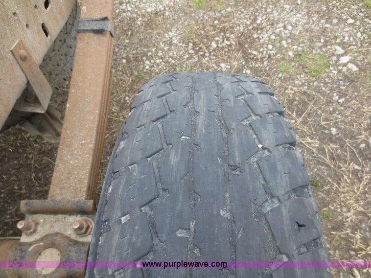 image for item F6861 1997 Ford F250 cab and chassis truck