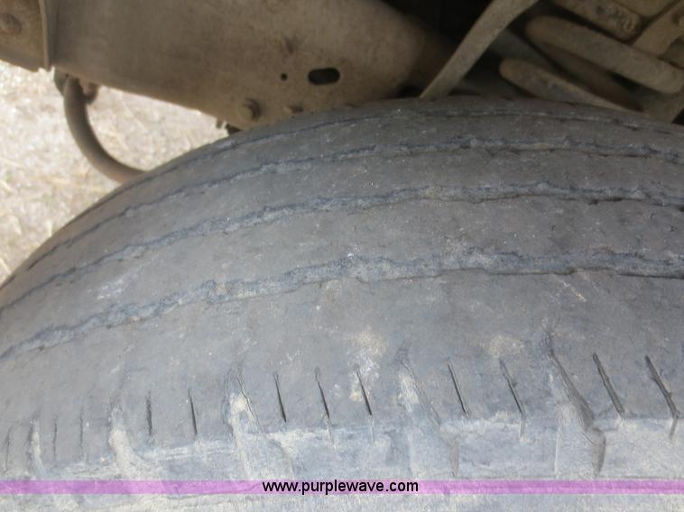 image for item F6861 1997 Ford F250 cab and chassis truck