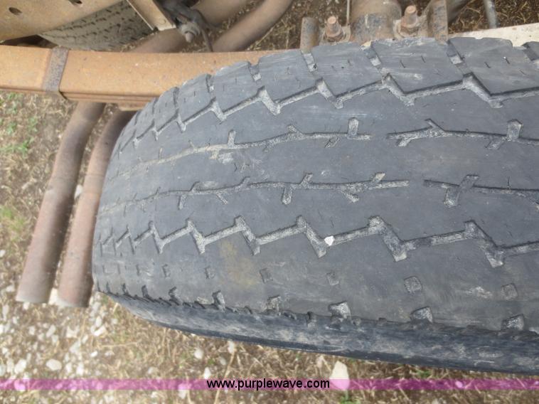 image for item F6861 1997 Ford F250 cab and chassis truck