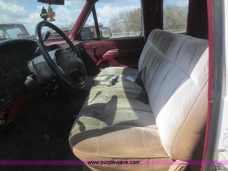 image for item F6861 1997 Ford F250 cab and chassis truck