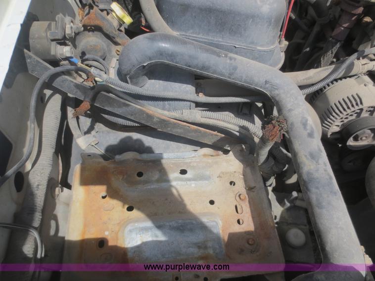 image for item F6861 1997 Ford F250 cab and chassis truck
