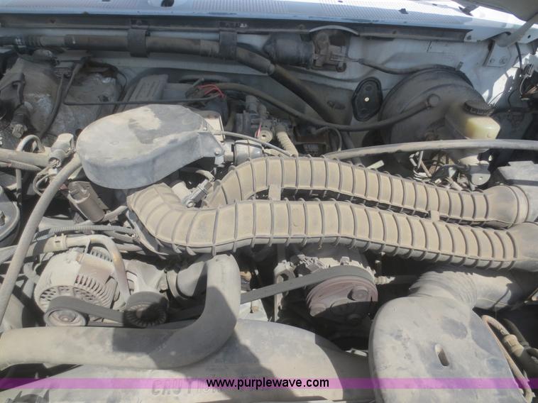 image for item F6861 1997 Ford F250 cab and chassis truck