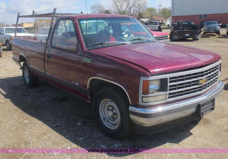 image for item F6862 1993 GMC 1500 SL pickup truck