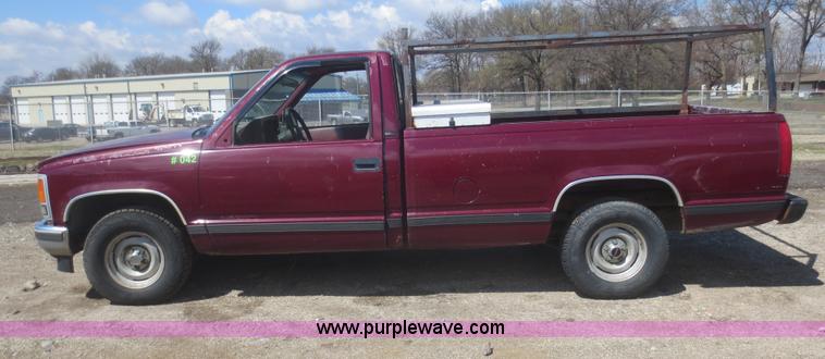 image for item F6862 1993 GMC 1500 SL pickup truck