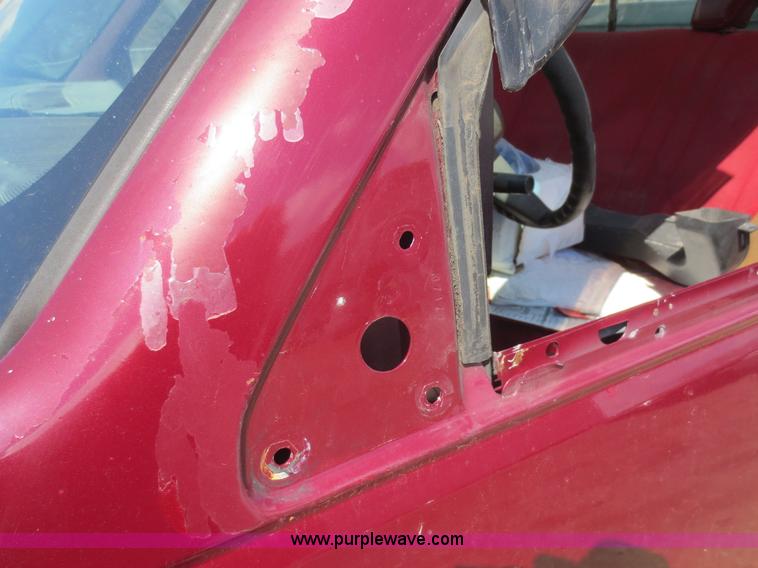 image for item F6862 1993 GMC 1500 SL pickup truck