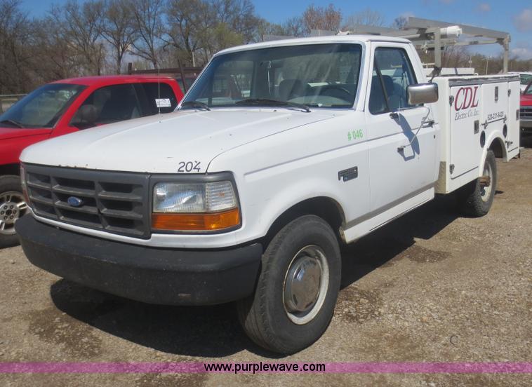 image for item F6863 1996 Ford F250 XL pickup truck