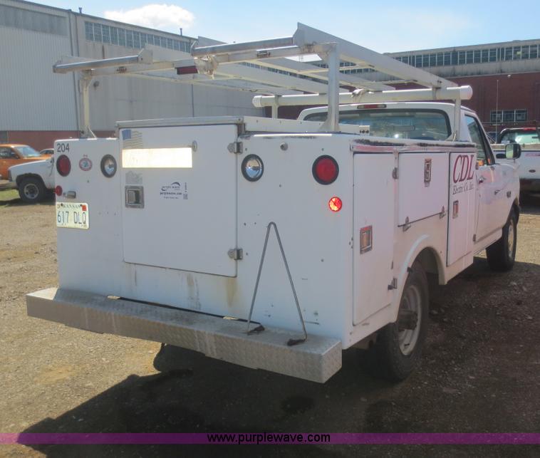 image for item F6863 1996 Ford F250 XL pickup truck