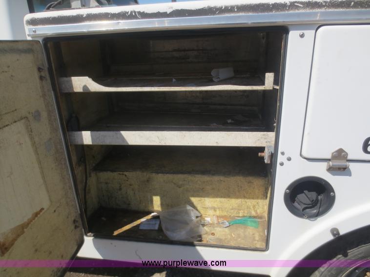 image for item F6863 1996 Ford F250 XL pickup truck