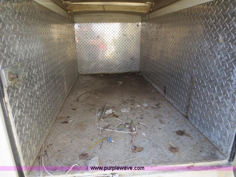 image for item F6863 1996 Ford F250 XL pickup truck