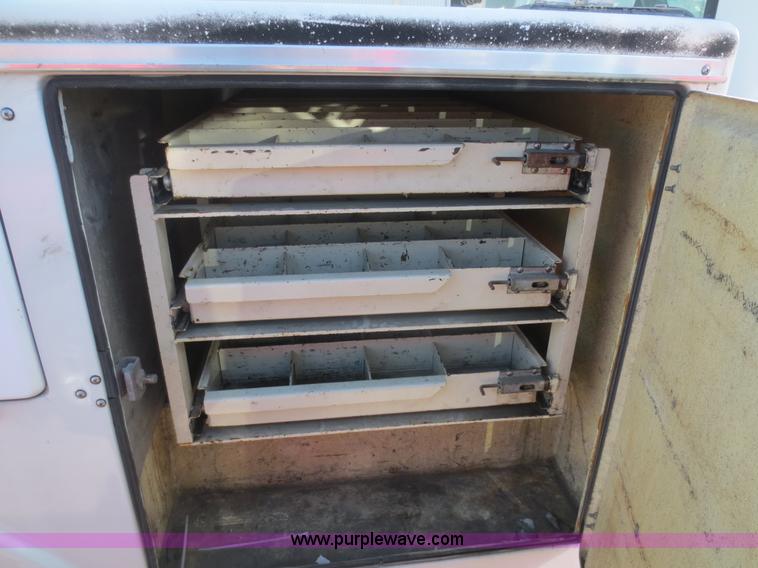 image for item F6863 1996 Ford F250 XL pickup truck