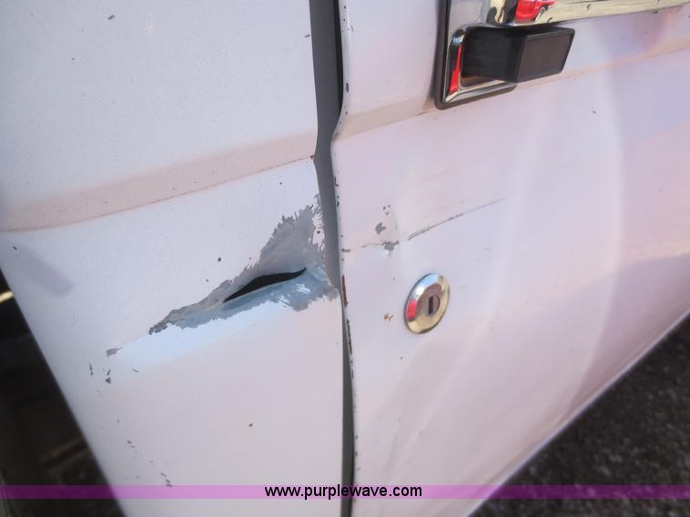 image for item F6863 1996 Ford F250 XL pickup truck