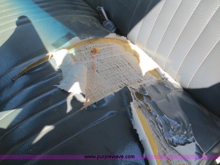 image for item F6863 1996 Ford F250 XL pickup truck