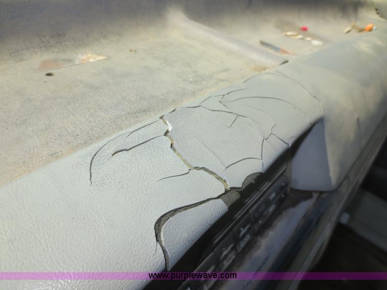 image for item F6863 1996 Ford F250 XL pickup truck