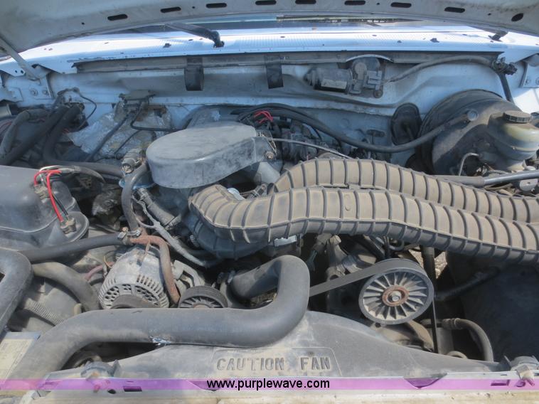 image for item F6863 1996 Ford F250 XL pickup truck