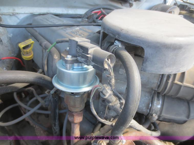 image for item F6863 1996 Ford F250 XL pickup truck