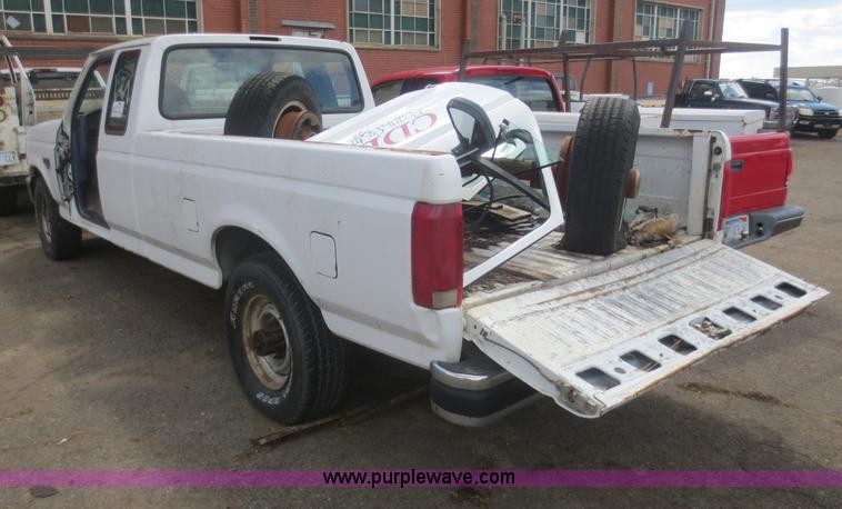 image for item F6864 1996 Ford F250 XL pickup truck