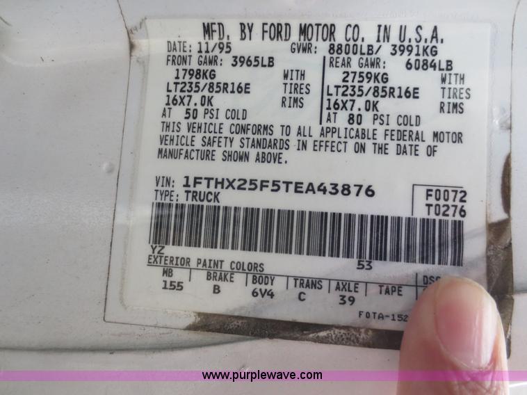 image for item F6864 1996 Ford F250 XL pickup truck