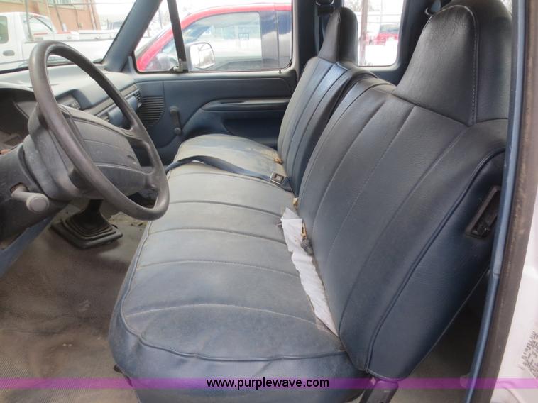 image for item F6864 1996 Ford F250 XL pickup truck