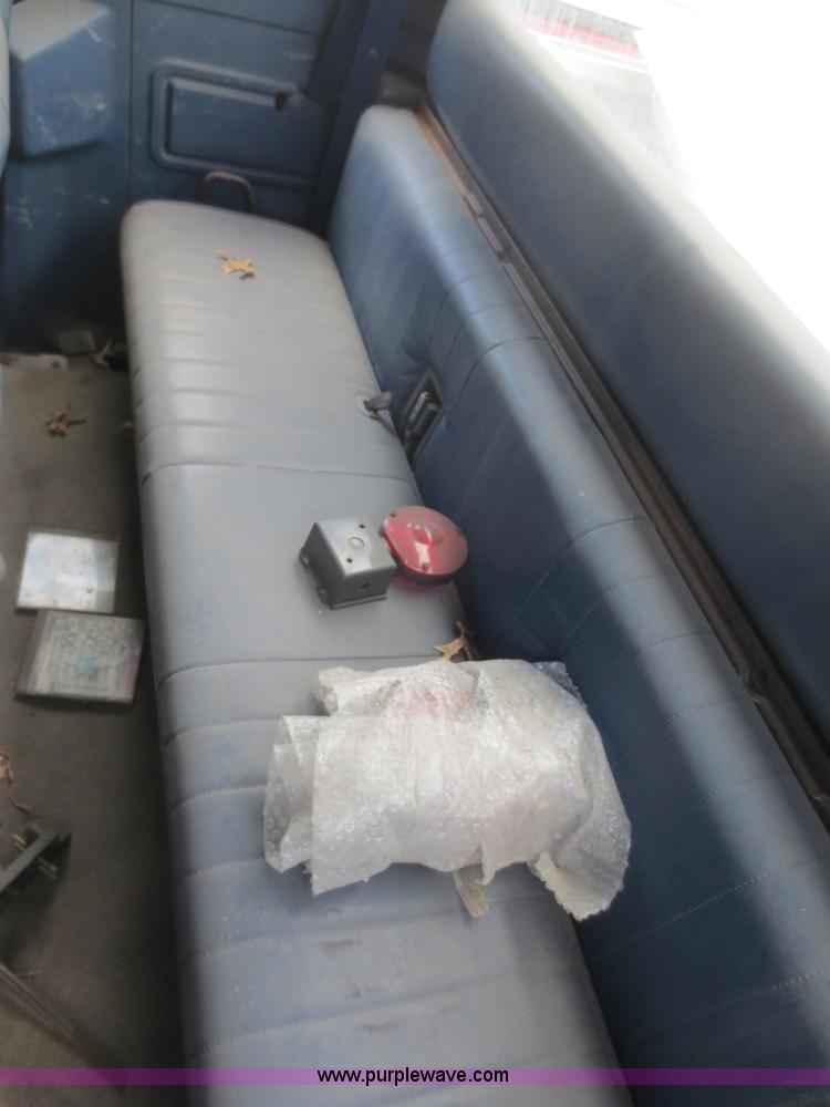 image for item F6864 1996 Ford F250 XL pickup truck