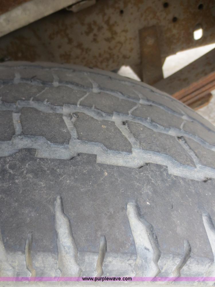 image for item F6864 1996 Ford F250 XL pickup truck