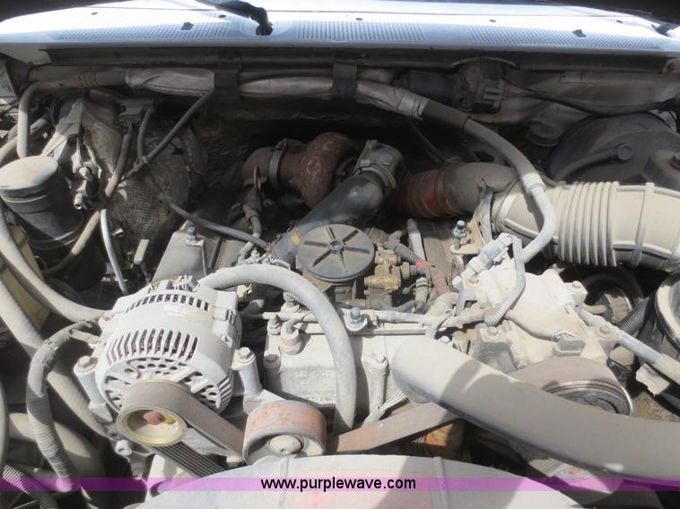 image for item F6864 1996 Ford F250 XL pickup truck