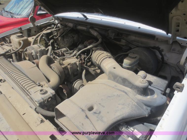 image for item F6864 1996 Ford F250 XL pickup truck