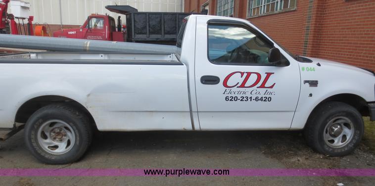 image for item F6865 1998 Ford F150 pickup truck