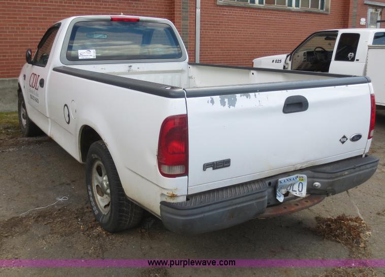 image for item F6865 1998 Ford F150 pickup truck