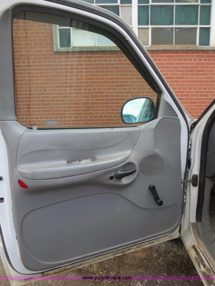 image for item F6865 1998 Ford F150 pickup truck