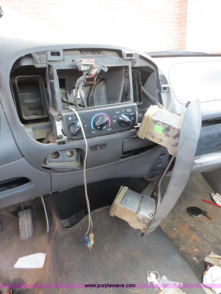 image for item F6865 1998 Ford F150 pickup truck