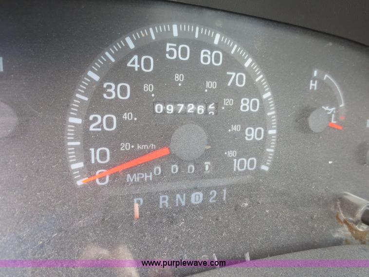 image for item F6865 1998 Ford F150 pickup truck