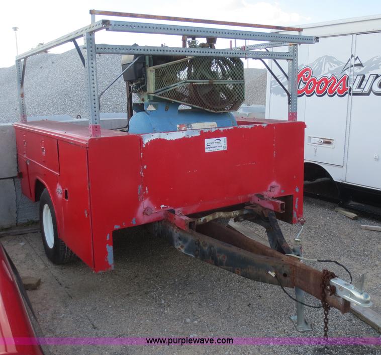 image for item F6866 Reading service bed trailer