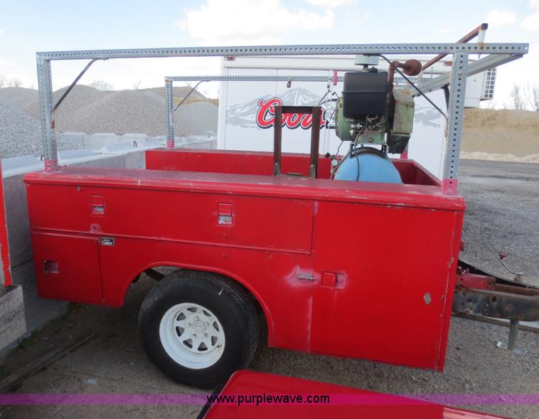 image for item F6866 Reading service bed trailer