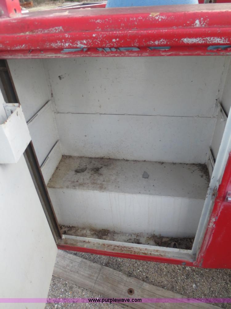 image for item F6866 Reading service bed trailer